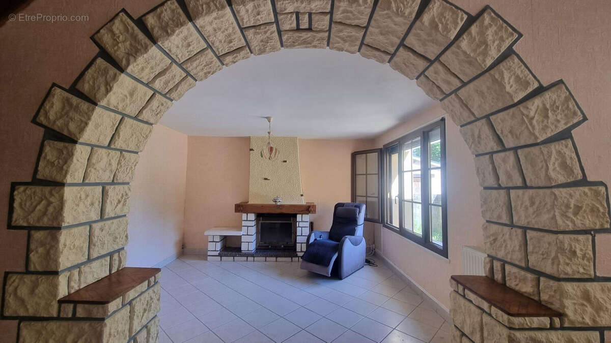 Maison à vendre Val-de-la-Haye  99,04 m²  3 chambres  Garage, Cave & Jardin - photo 8