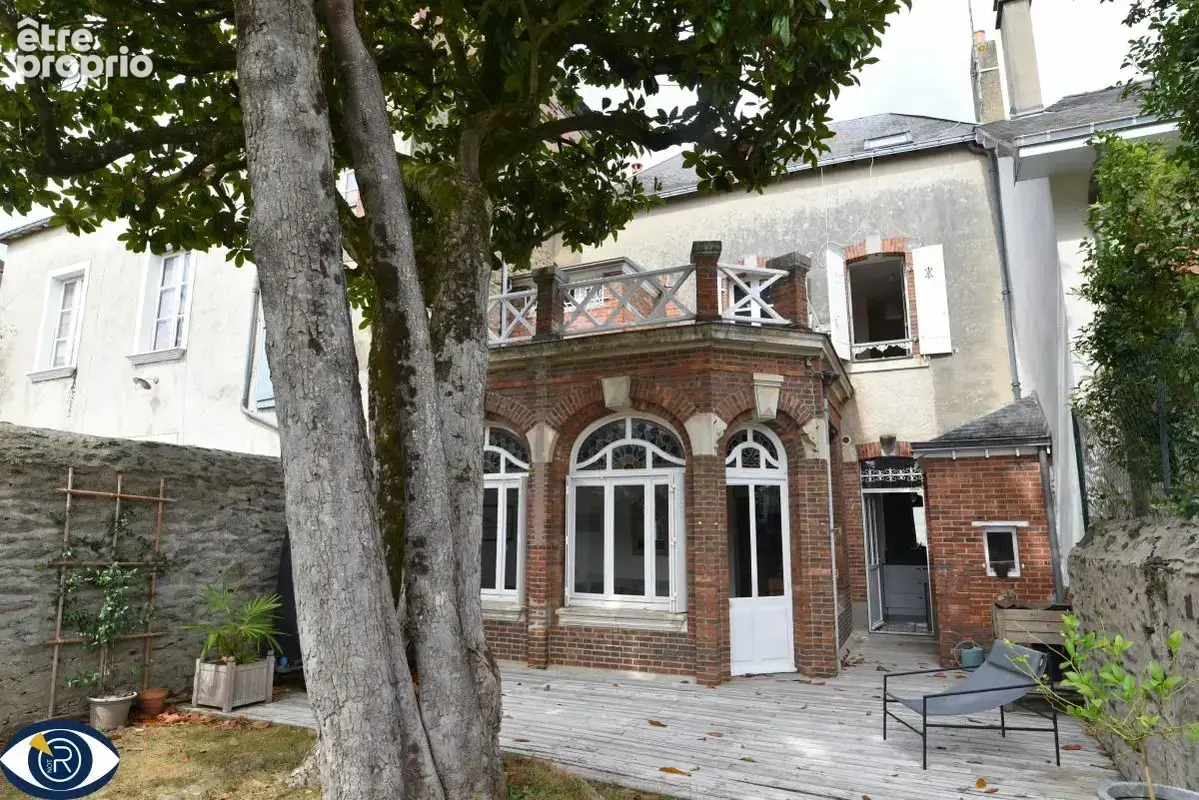 Maison 144 m² à Laval  - photo 1