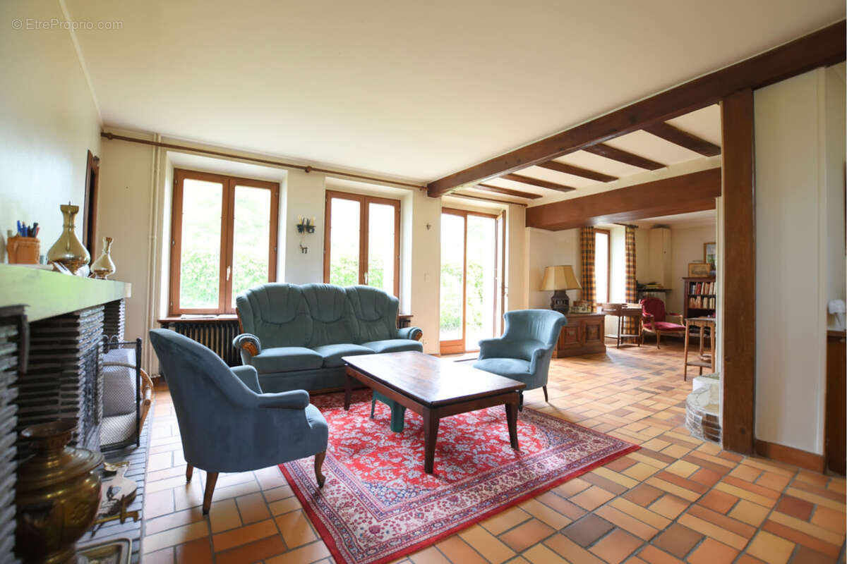 Maison à LES ESSARTS-LE-ROI