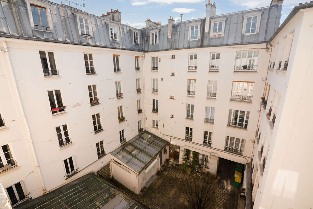 Appartement à PARIS-10E