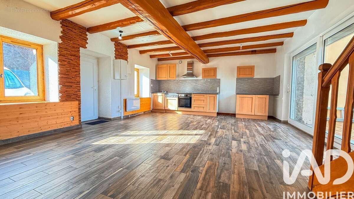 Photo 3 - Maison à SAINT-GENEST-LERPT