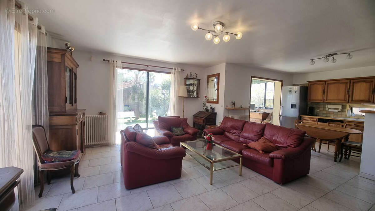 Maison à LA LONDE-LES-MAURES