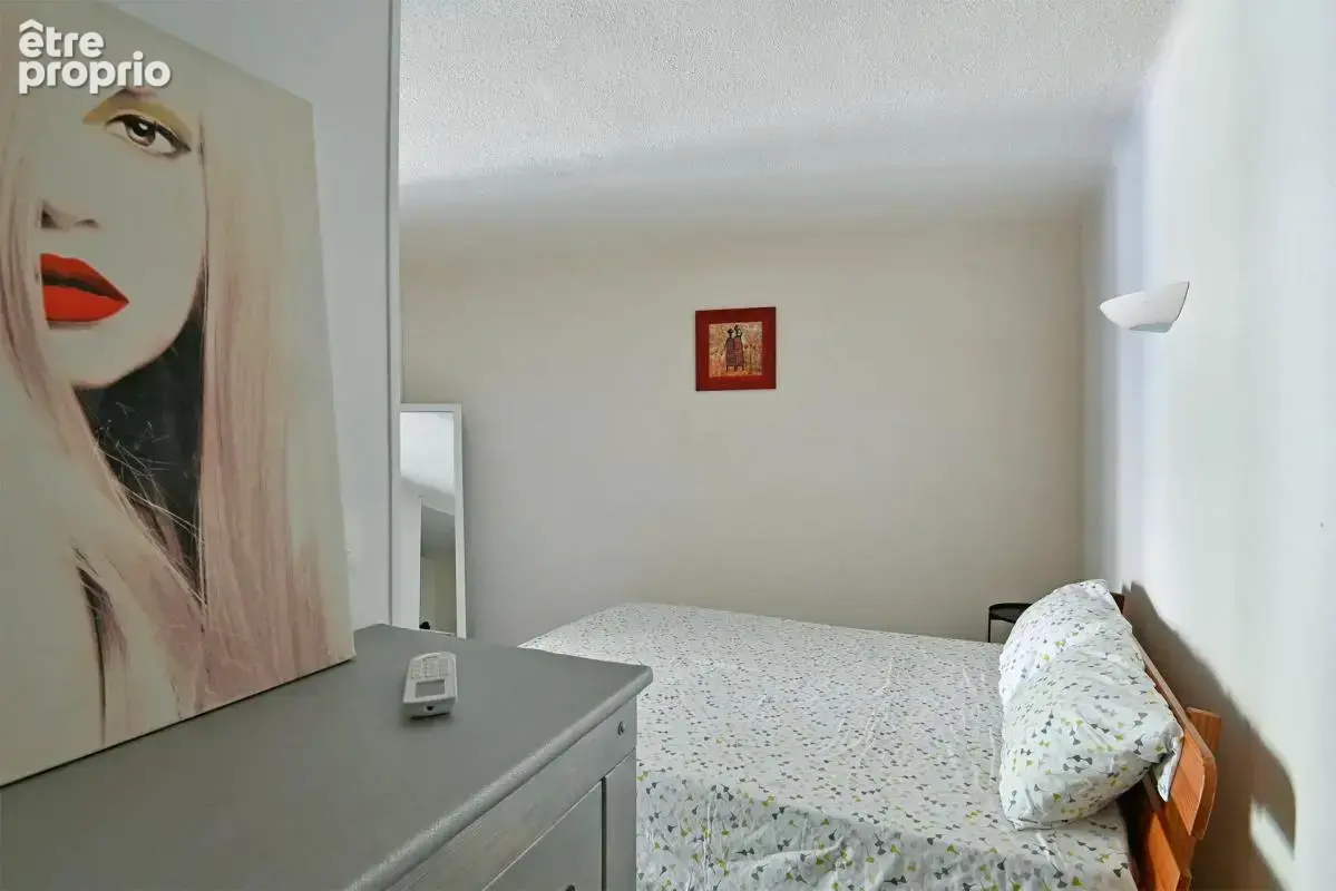 Maison de 5 pièces de 104 m² à Saint-Julien-les-Rosiers - photo 9