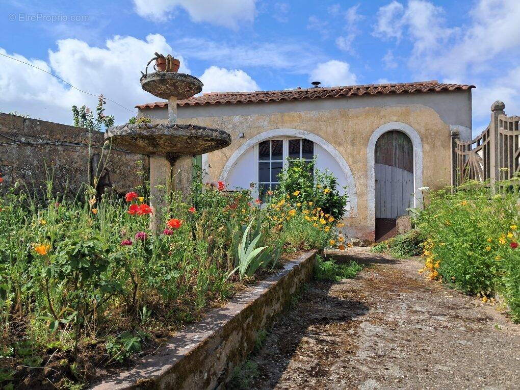 Maison à BOUIN