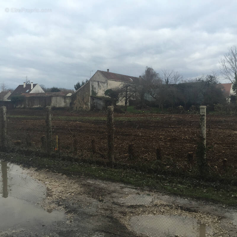 Terrain à MARY-SUR-MARNE