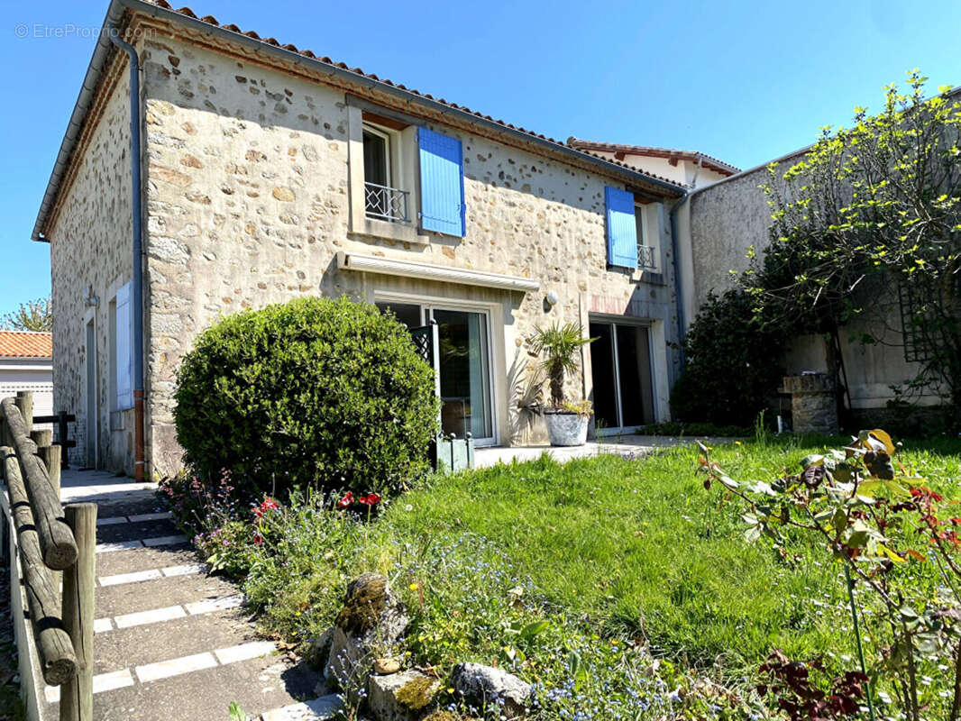Maison à LES CLOUZEAUX