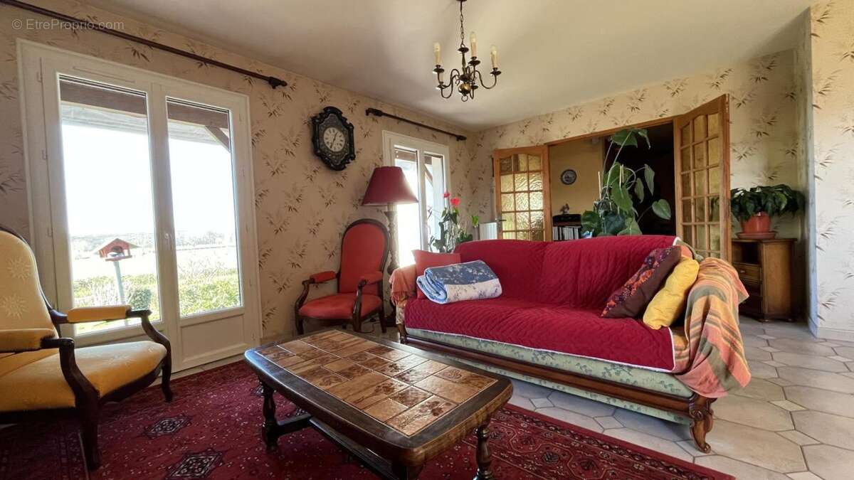 Maison à ETANG-SUR-ARROUX