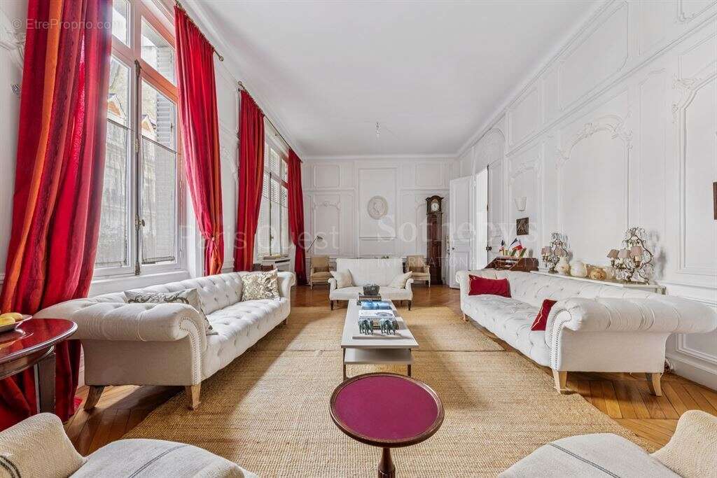 Maison à PARIS-16E