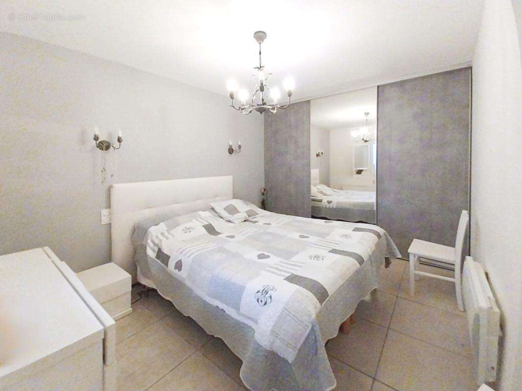 A vendre : Maison de Village rénovée avec garage au cœur de Sérignan - photo 6