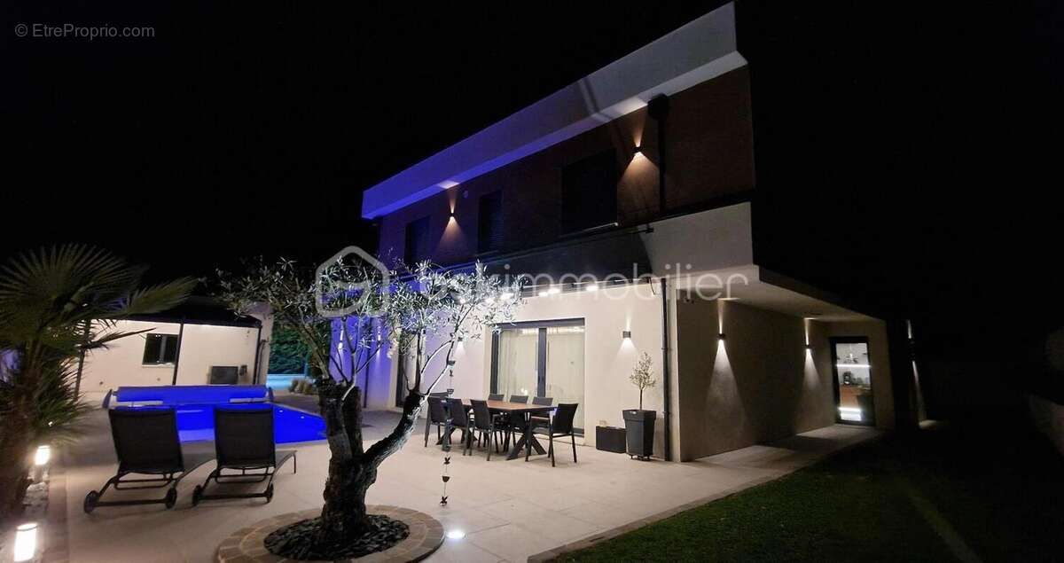 Maison à FONTAINEBLEAU