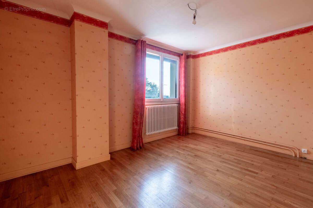 Maison à VILLENEUVE-LE-ROI