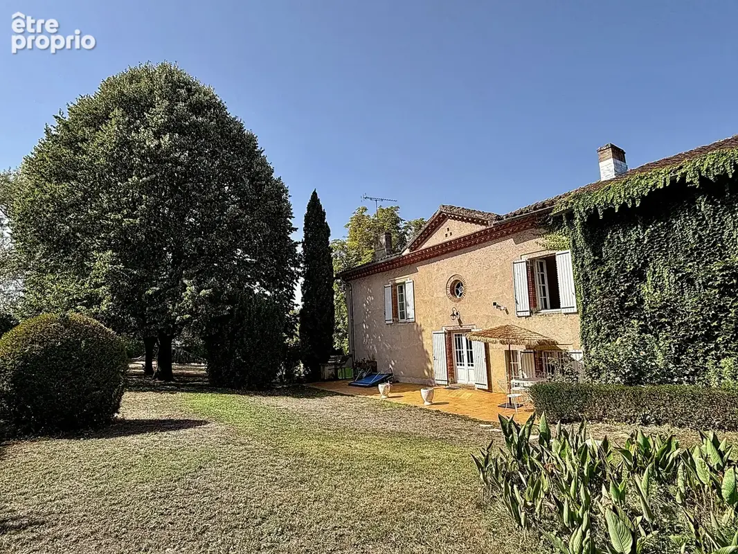 SAINT-JUERY - Superbe maison de maître en briques, vue sur les champs, parfait état général. - photo 24