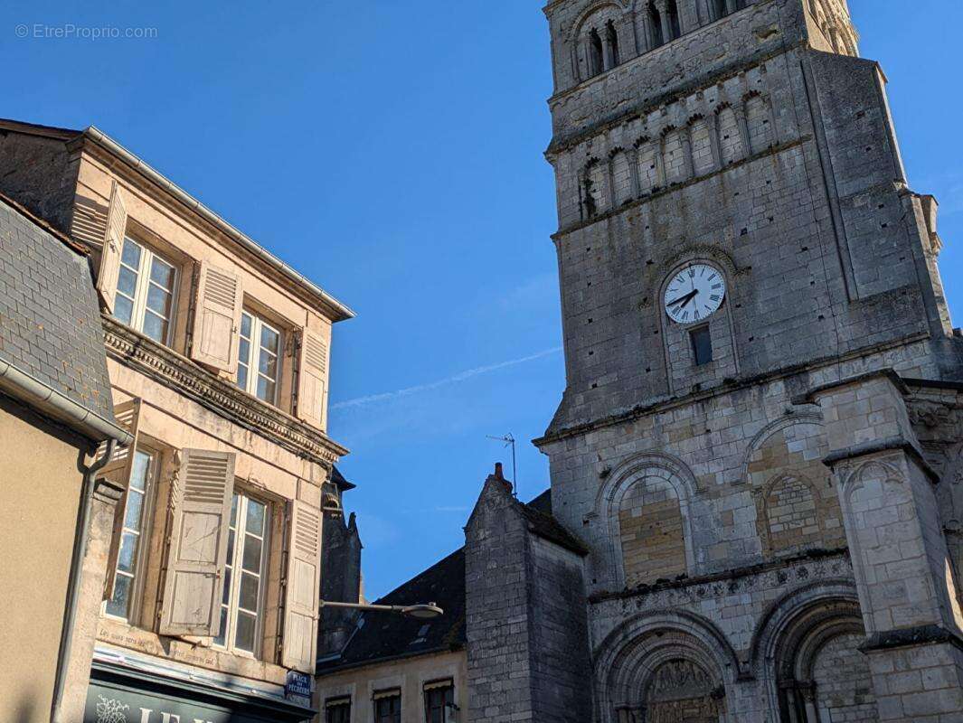 Appartement à LA CHARITE-SUR-LOIRE