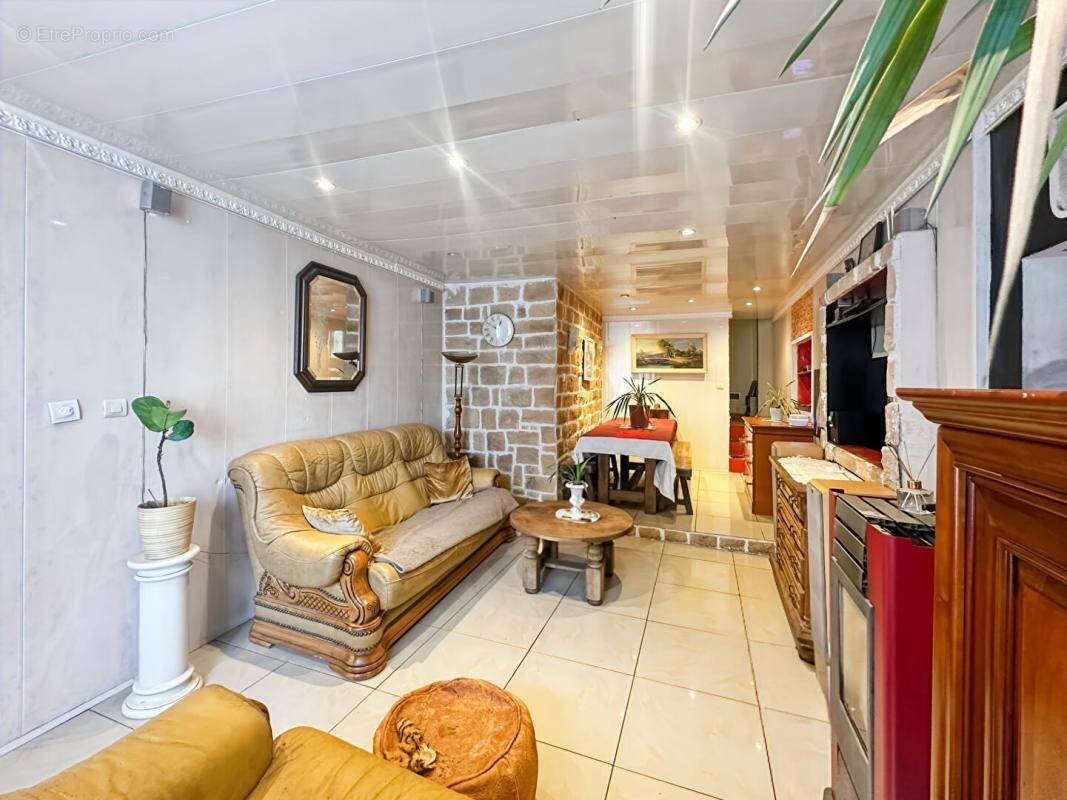 Maison à NOUZONVILLE