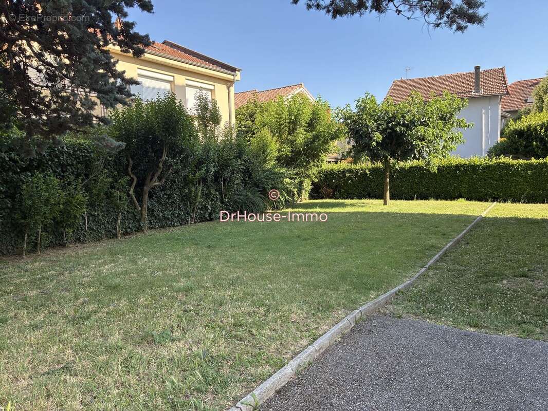 Appartement à GUILHERAND-GRANGES