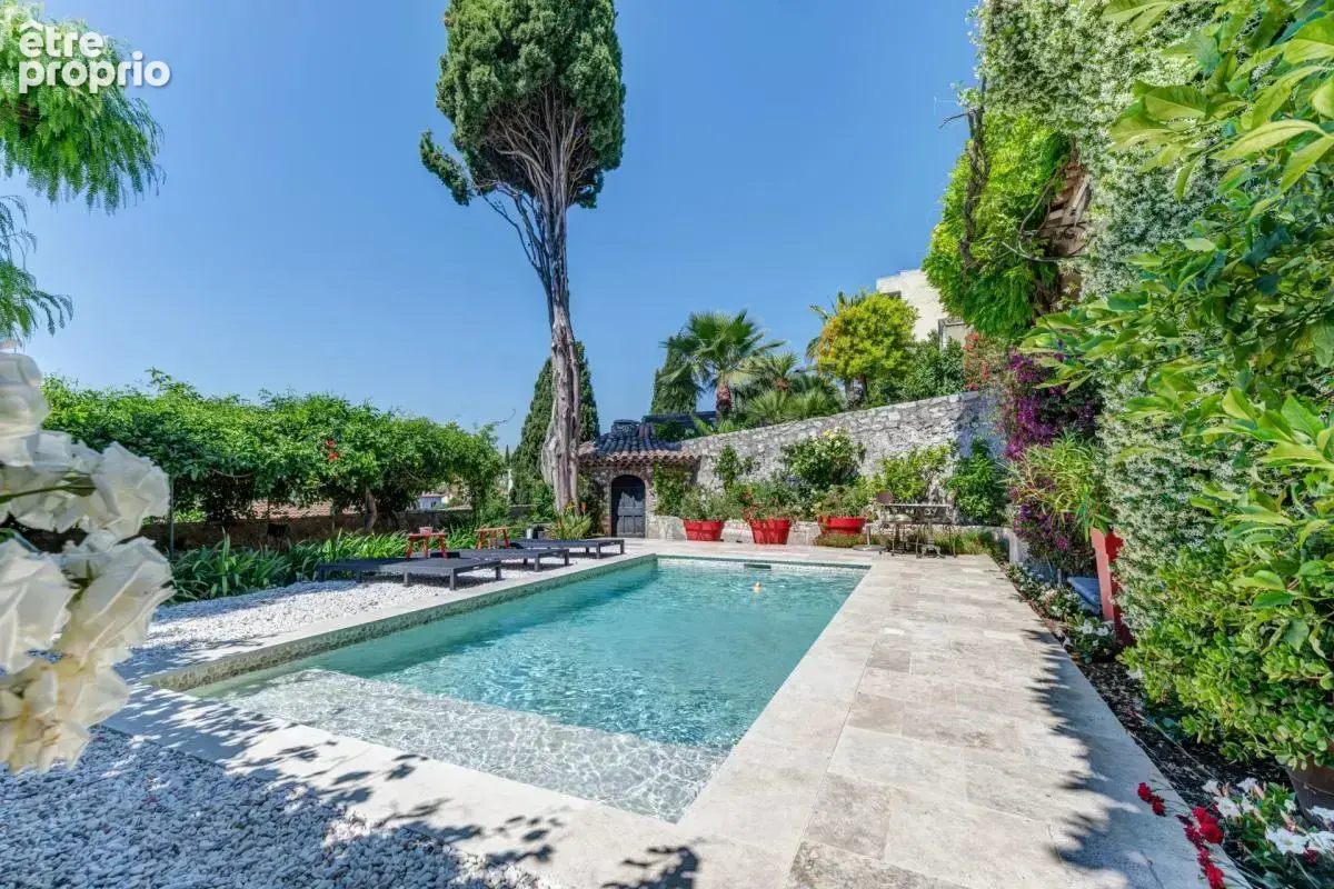 Demeure d’exception au cœur de Vence - vue mer, jardin paysager, piscine chauffée, garage motorisé - photo 3