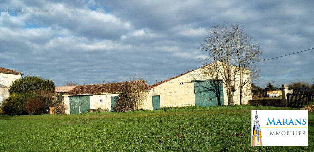 Grange 150m² - Maison à LE LANGON