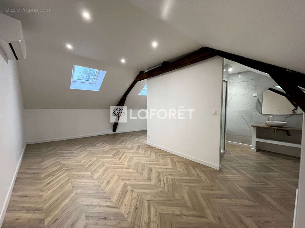 Maison à OINVILLE-SUR-MONTCIENT