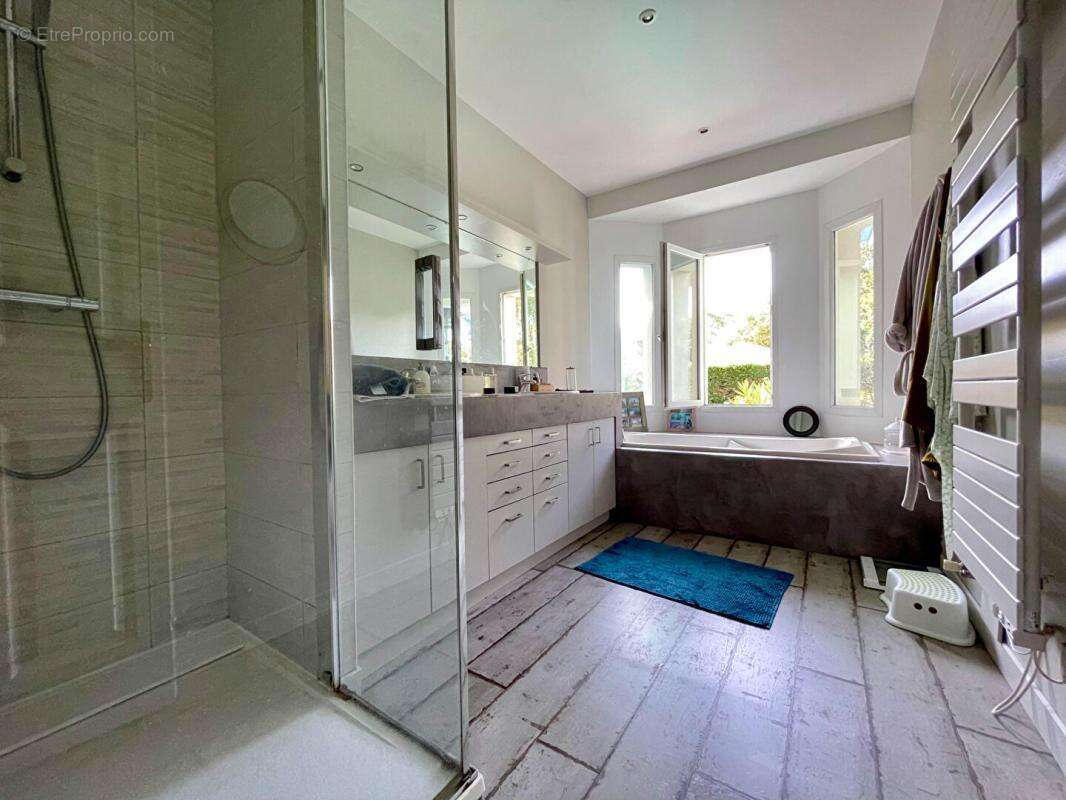 Maison à MARTIGNAS-SUR-JALLE