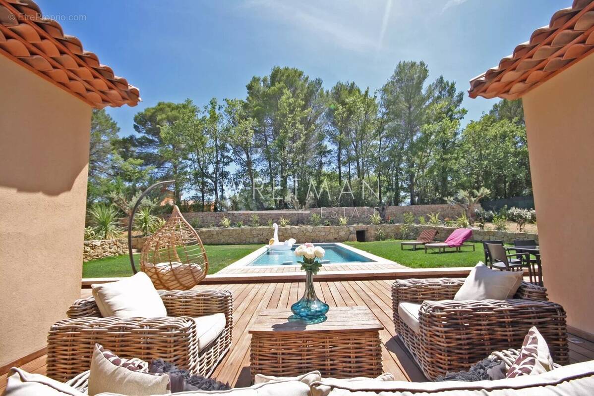 Maison à LORGUES