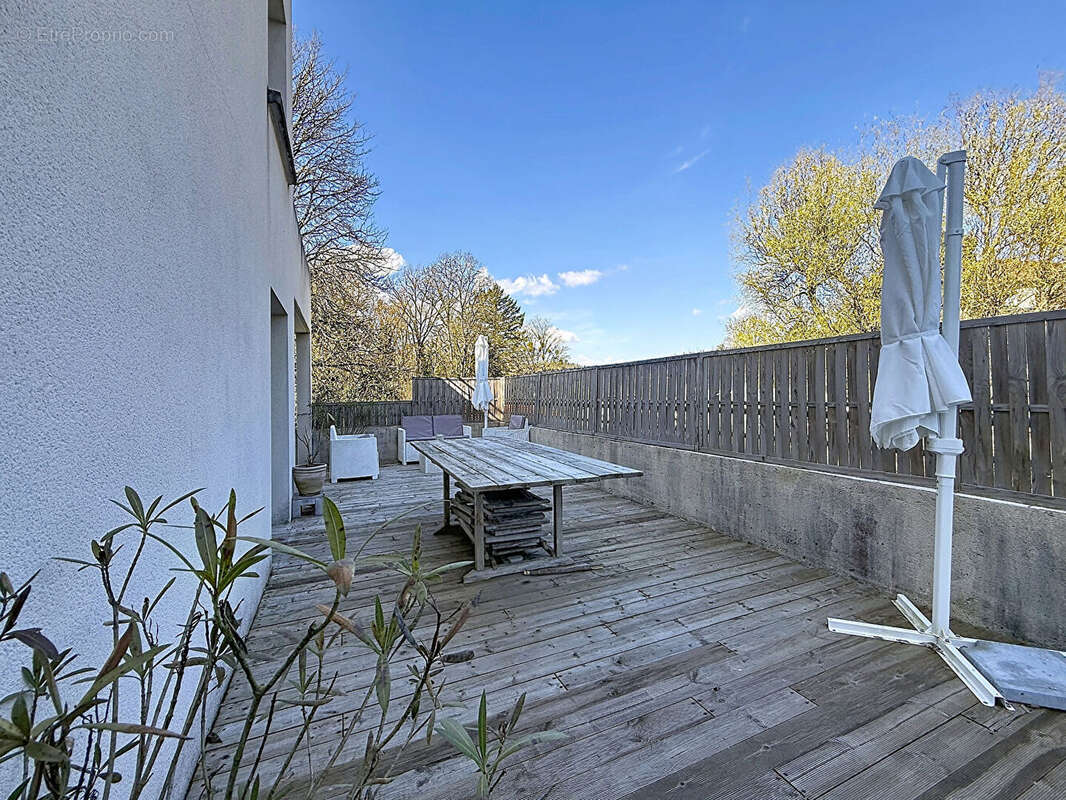 Appartement à VILLIEU-LOYES-MOLLON