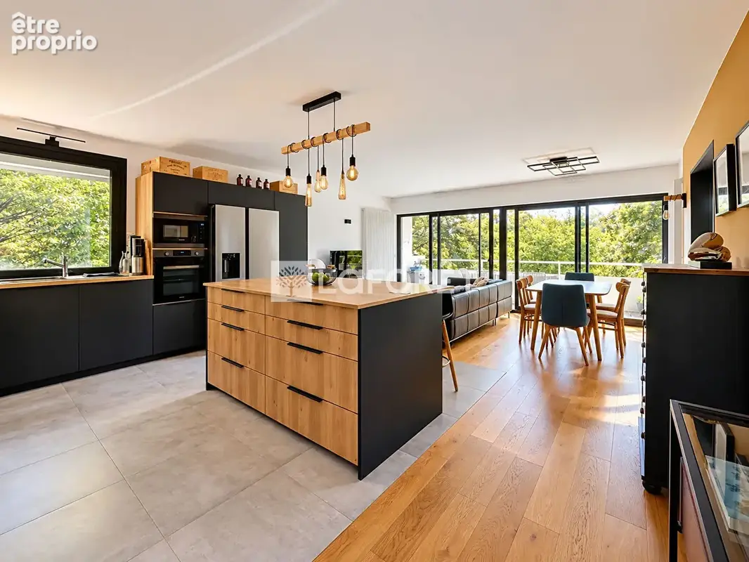 Photo Appartement à Champigny-Sur-Marne au prix de 560 000€