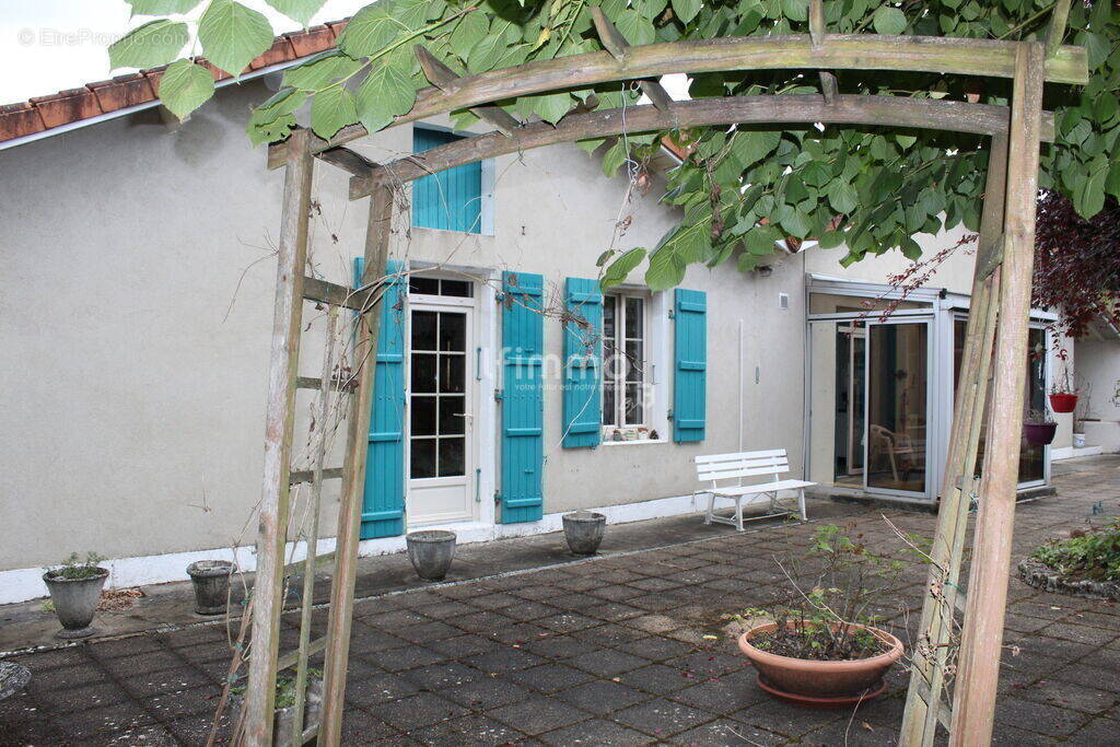 Maison à LA COURONNE