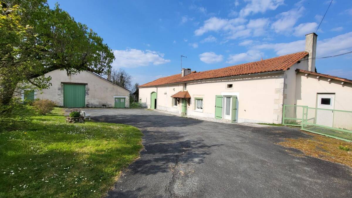 Maison à TOCANE-SAINT-APRE