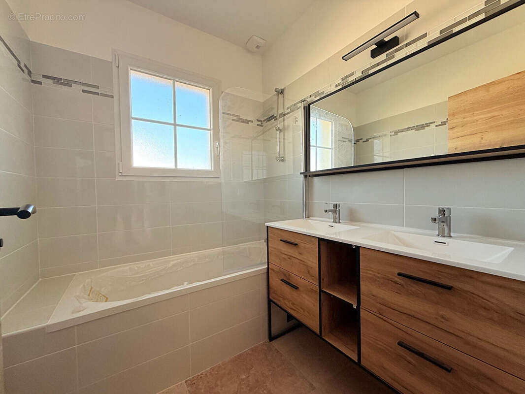 Maison à SAINT-EMILION