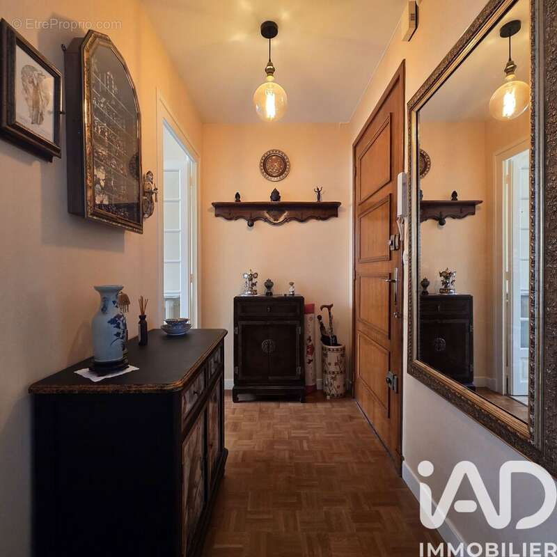 Appartement 73 m² à Tours  - photo 2