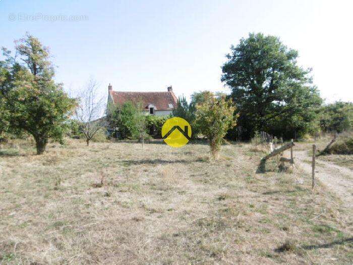 Maison à SAINT-HILAIRE-SUR-BENAIZE