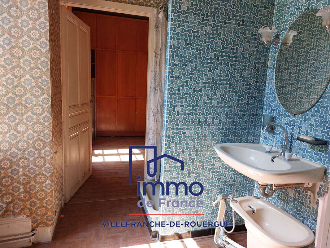 Maison de charme 185m² à rénover proche centre ville avec terrain. - photo 12
