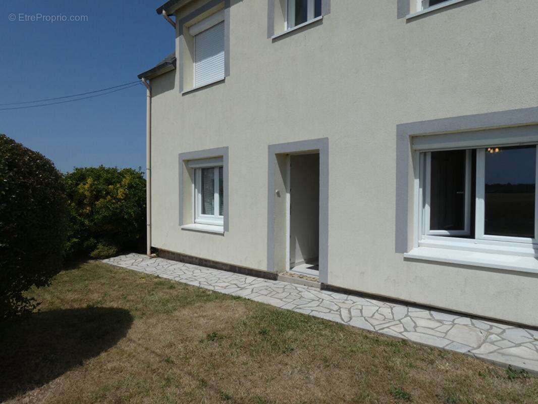 Maison de 119m2 avec 5 chambres, sur un magnifique terrain de1 794m2 : 3 garages, hangar, possibilité gîte ! - photo 2