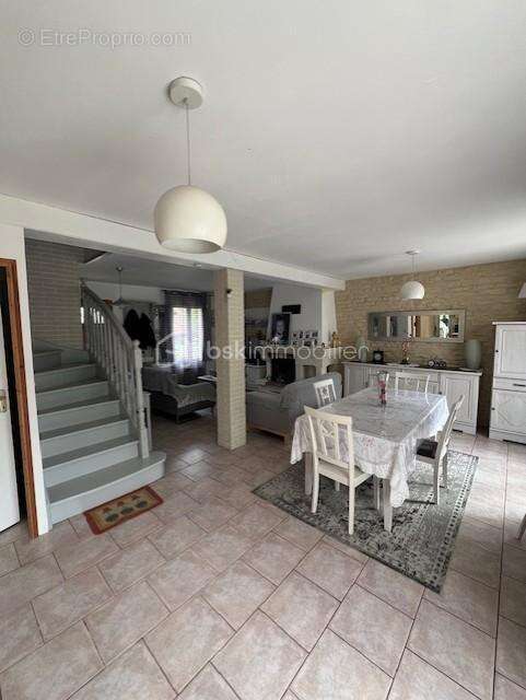 Maison familiale avec studio indépendant et double garage — Gisors - photo 7