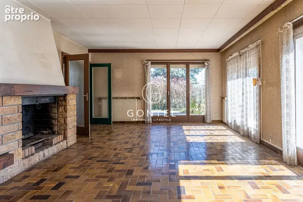 Saint-Cyr-au-Mont-d’Or – Maison de 229 m² à rénover, au calme et à proximité directe des commodités - photo 4
