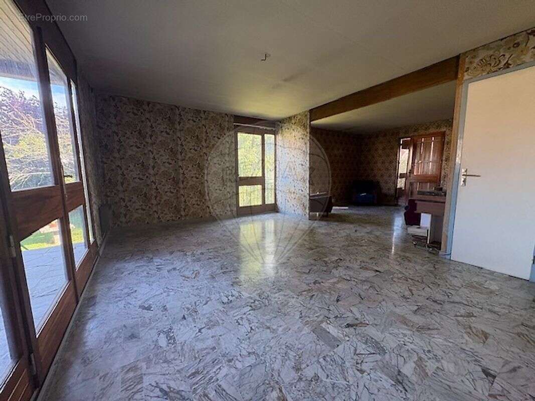 Maison à VARENNES-SUR-SEINE