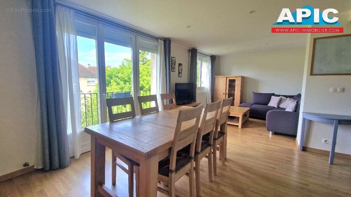 Appartement à GROSLAY