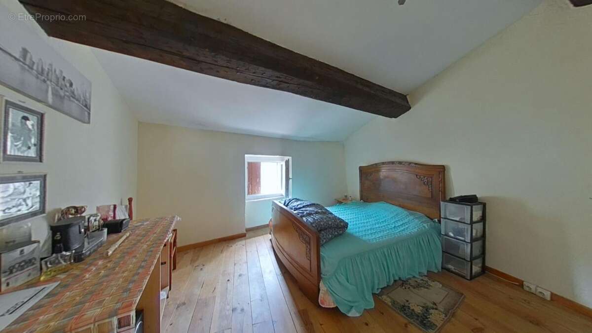 Maison à OUVEILLAN