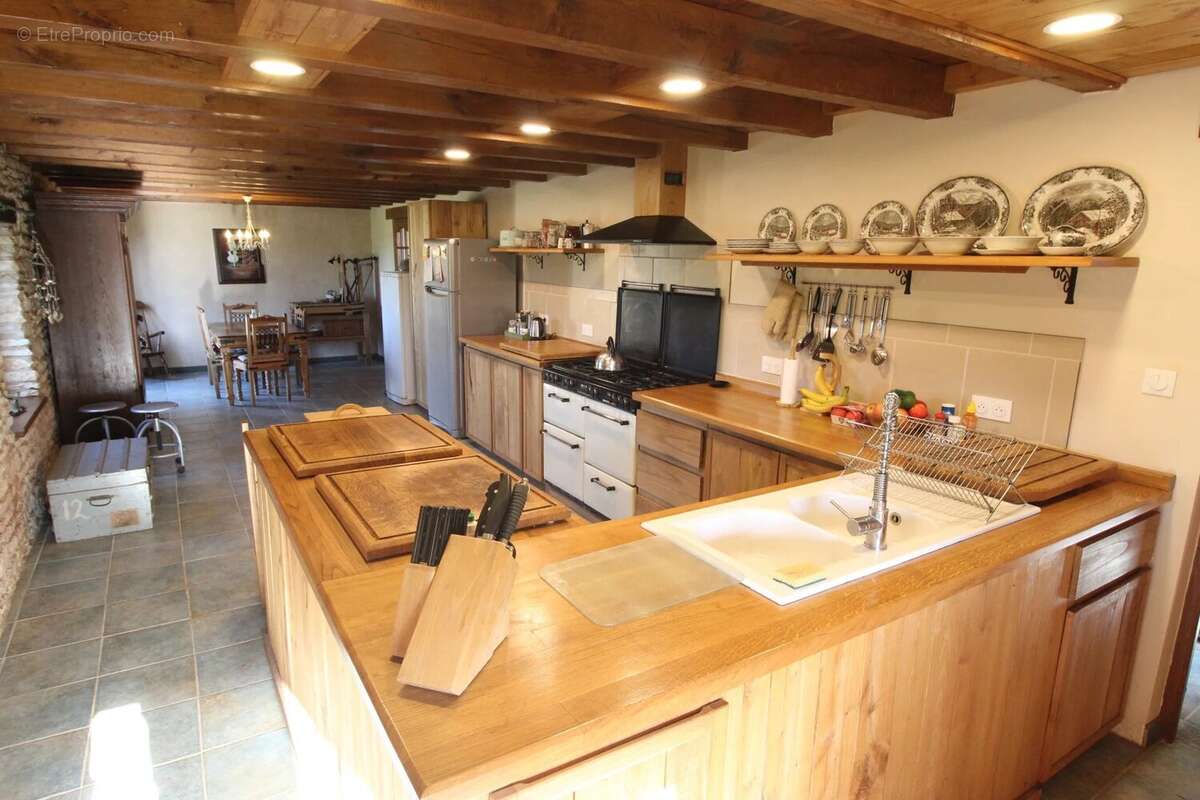 Maison à CELLEFROUIN