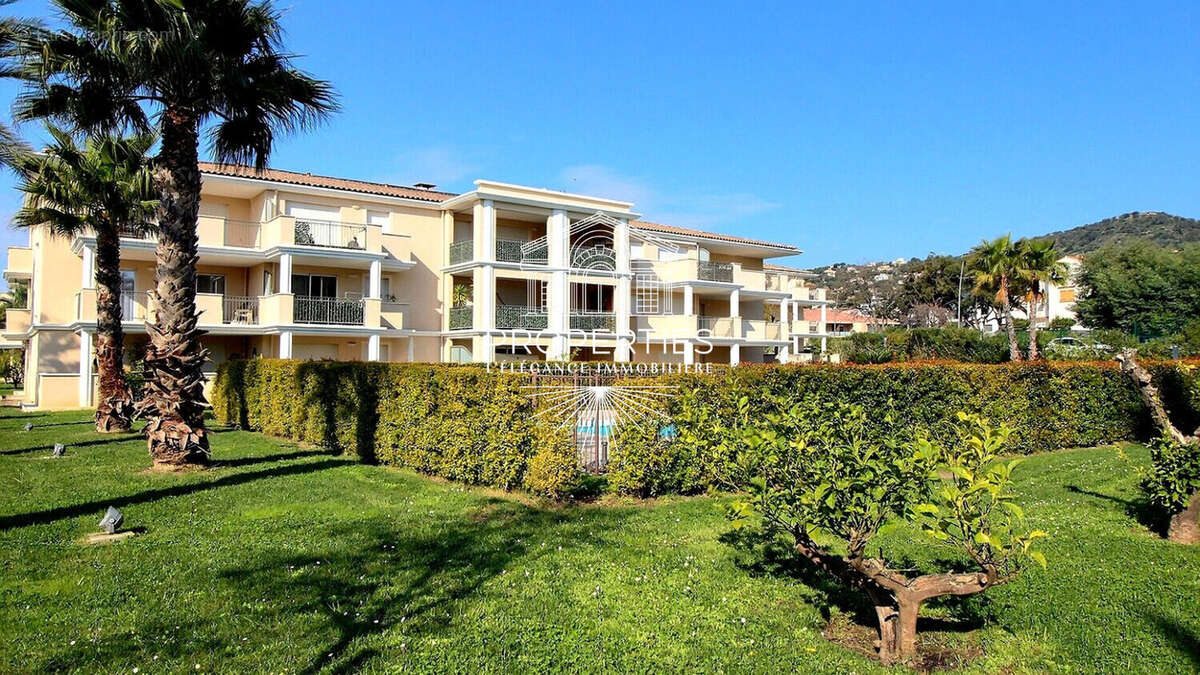 Appartement à BORMES-LES-MIMOSAS