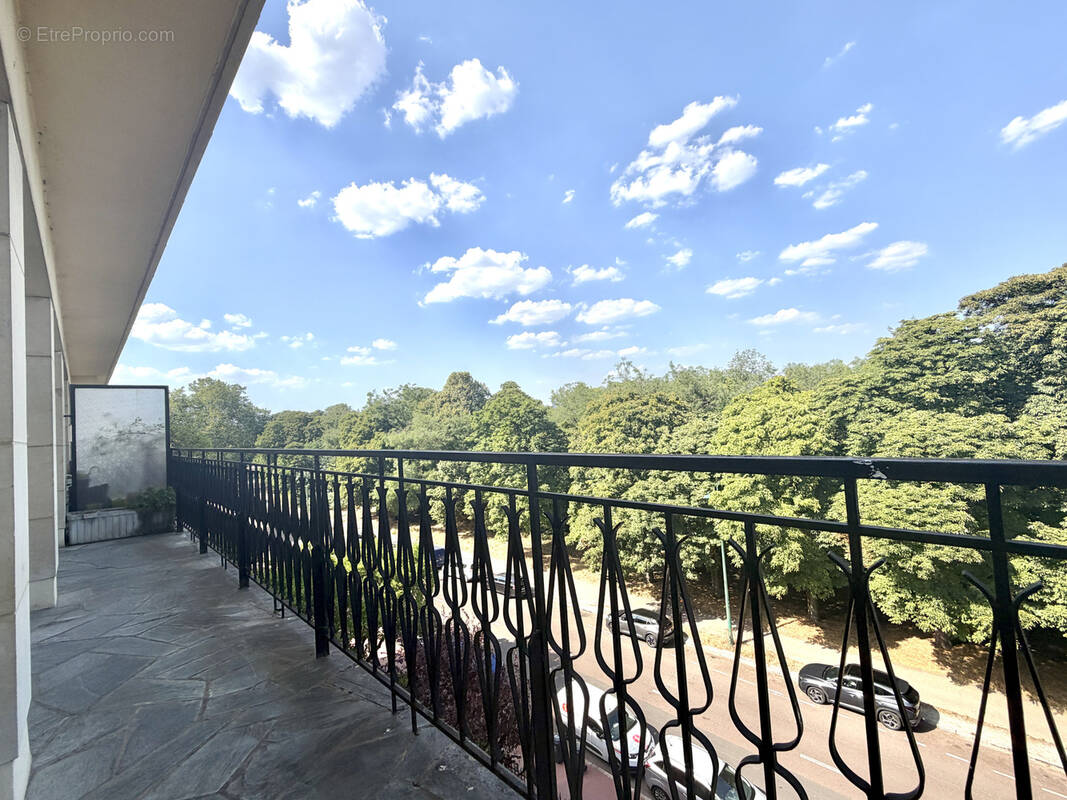 Appartement à CHARENTON-LE-PONT
