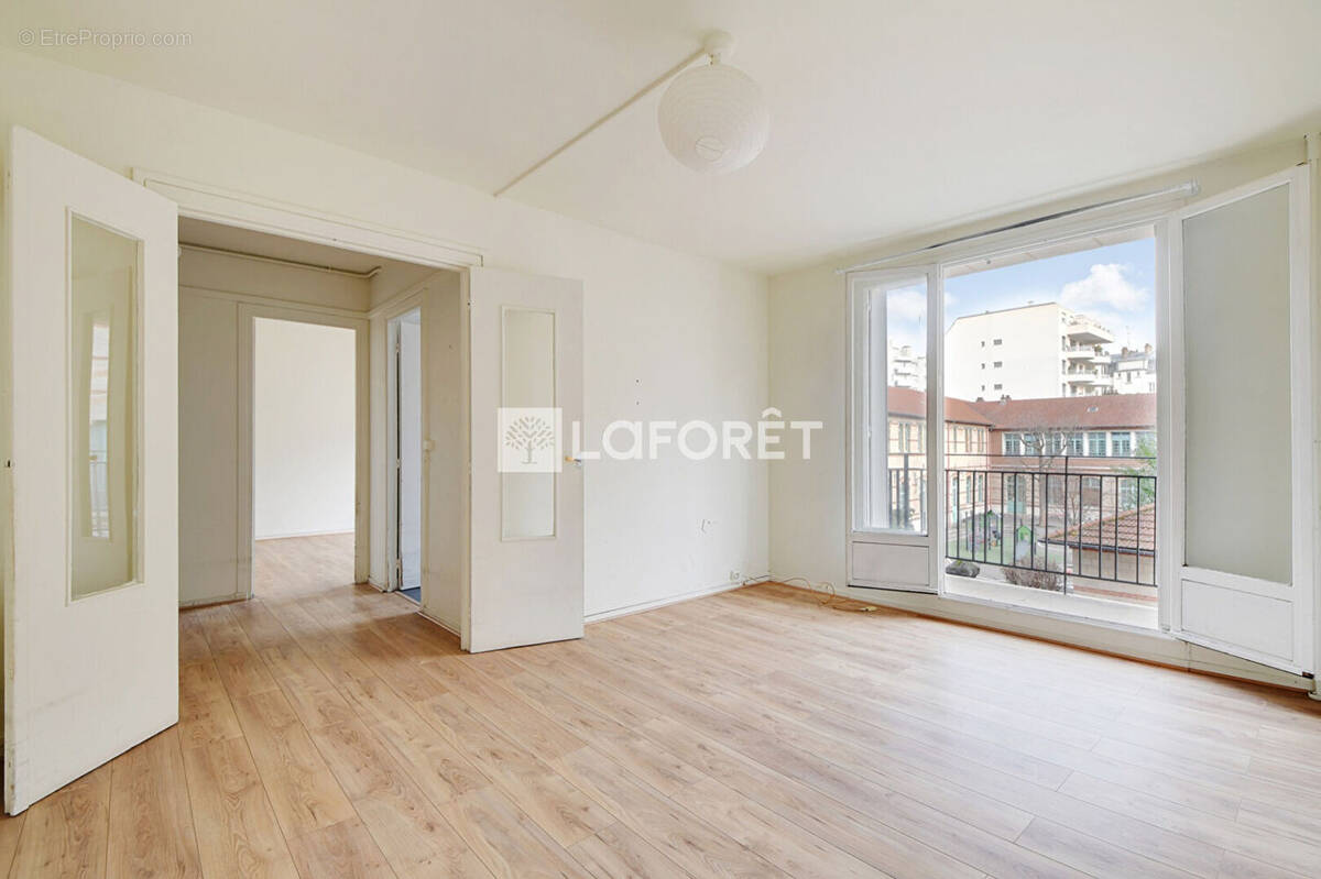 Appartement à PARIS-15E