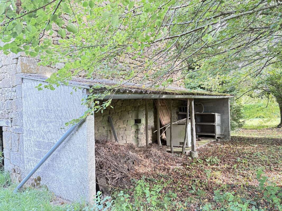 Bûcher Grange - Maison à AURIAC