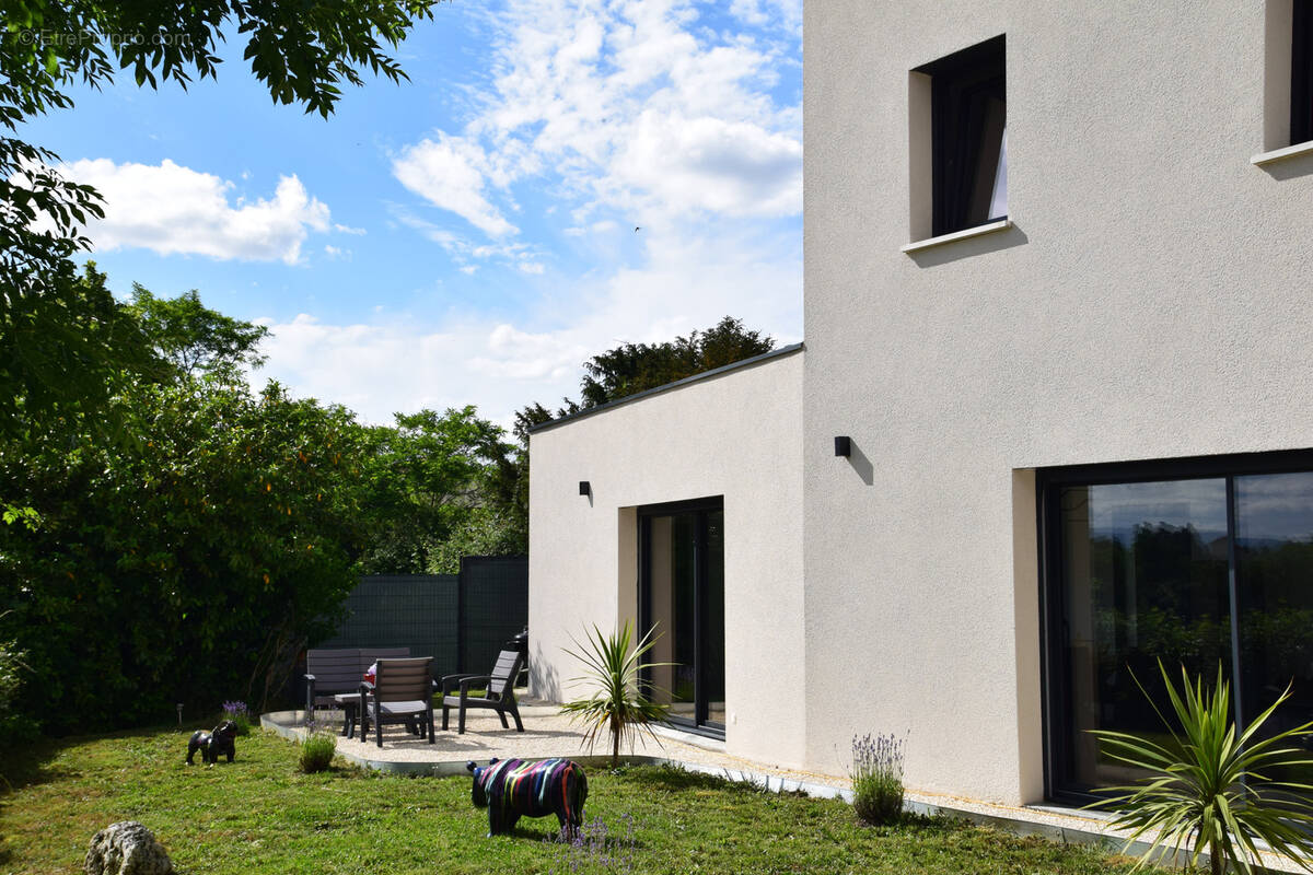 Maison à SAINT-JUST-SAINT-RAMBERT