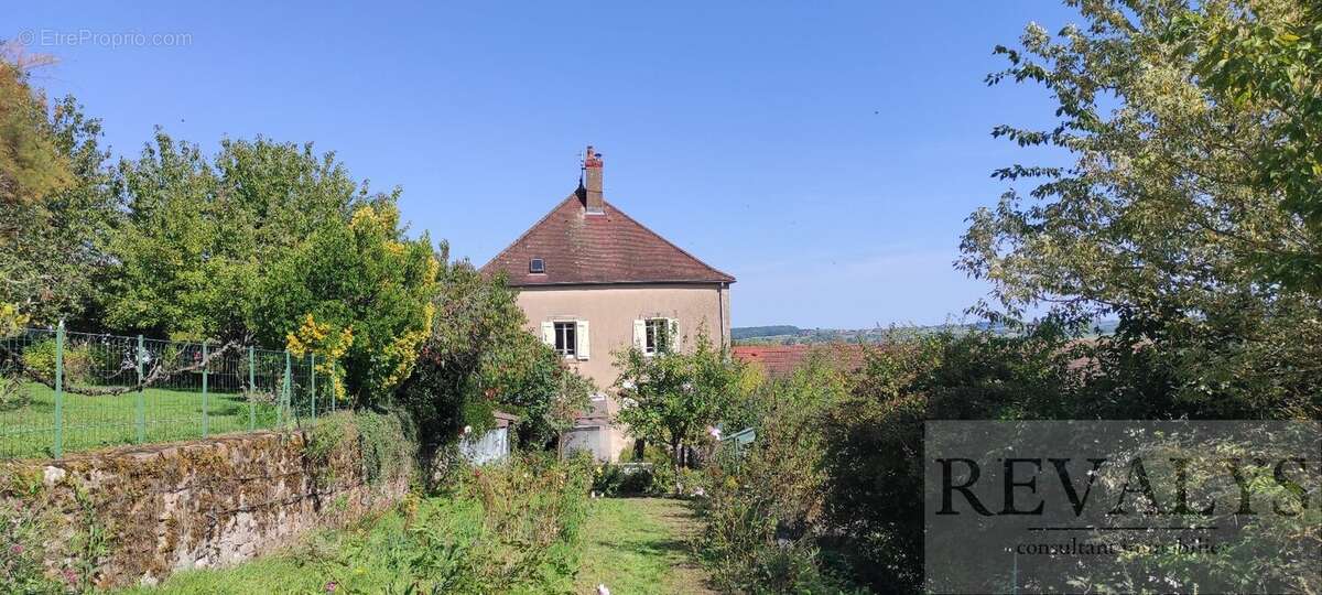 Maison à AUTUN