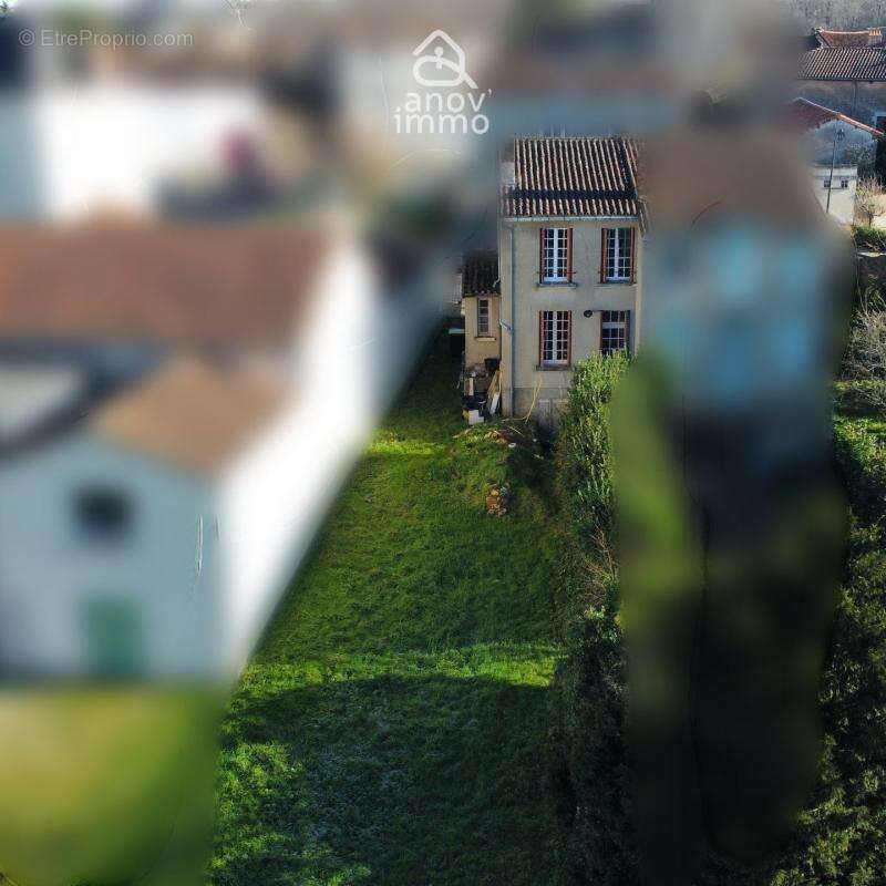Charmante maison de bourg avec jardin, cave et 2 chambres - photo 3