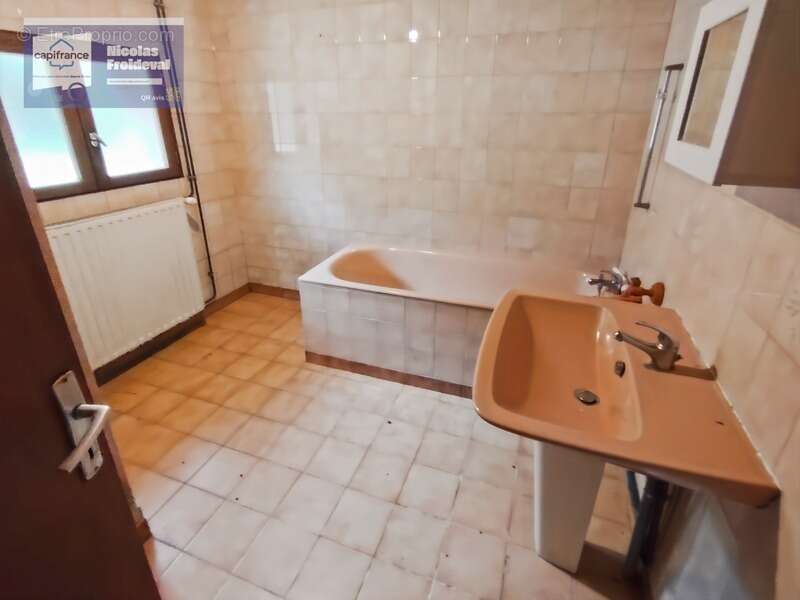 Maison à SAVIGNY-SUR-SEILLE