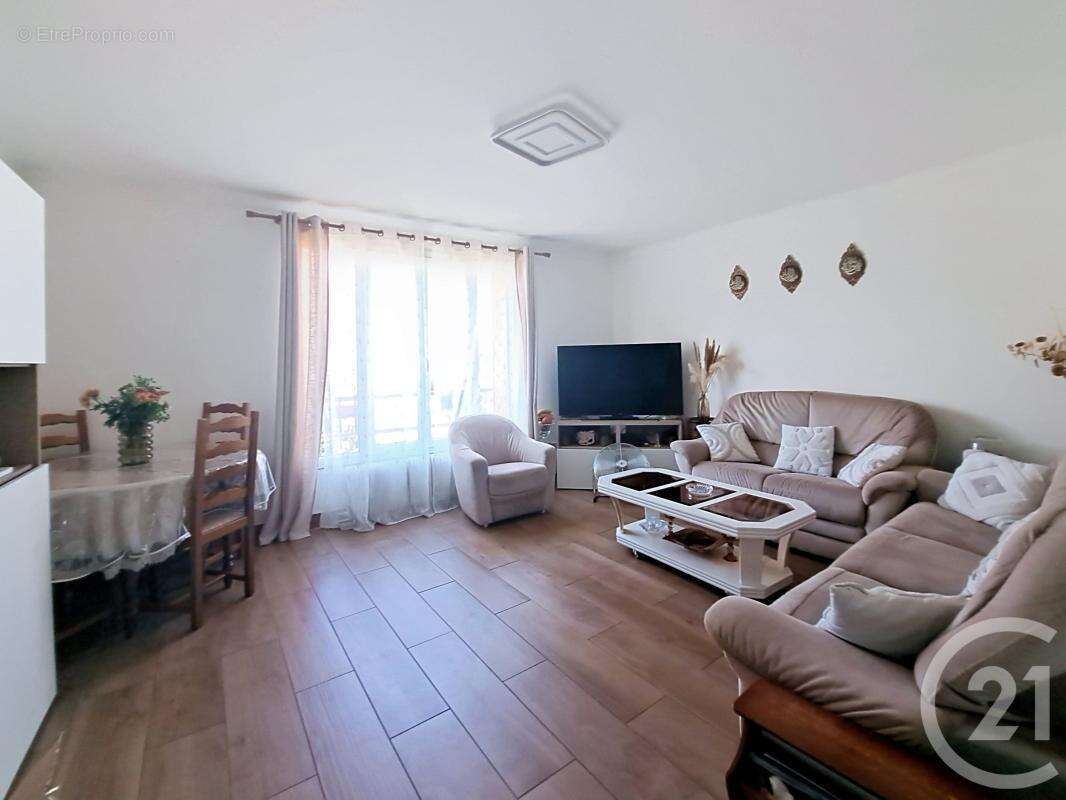 Appartement 68 m² à Creteil  - photo 2