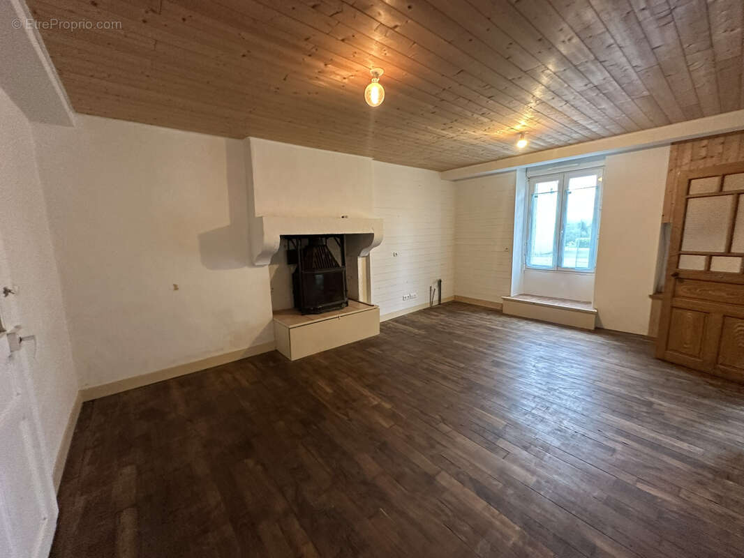 Maison à LA CHAPELLE-NEUVE