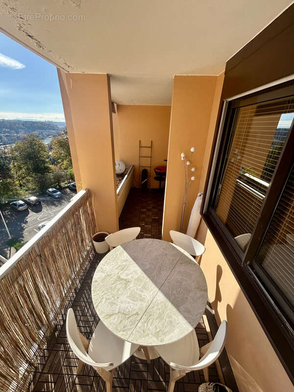 Appartement à LYON-9E